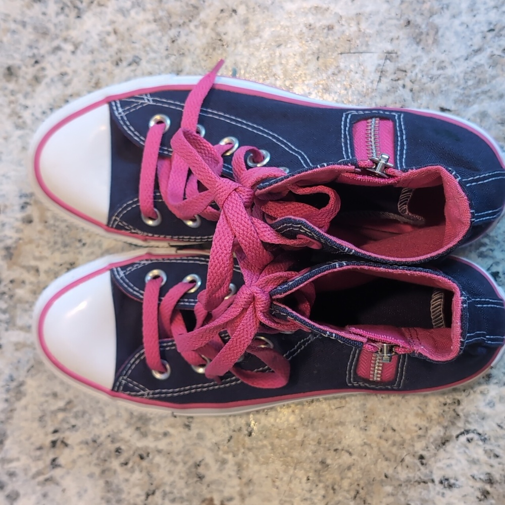 Like New Unisex Navy/Pink Converse High top Side Zip Sneakers.